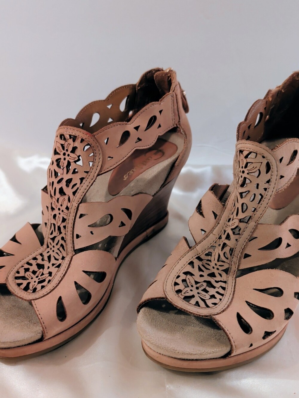 Sandals Earthies Campora Biscuit Womens US 7.5 Leather Wedge Heels Gladiator